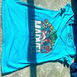 I’m selling a blue marvel s (3\5) in woman